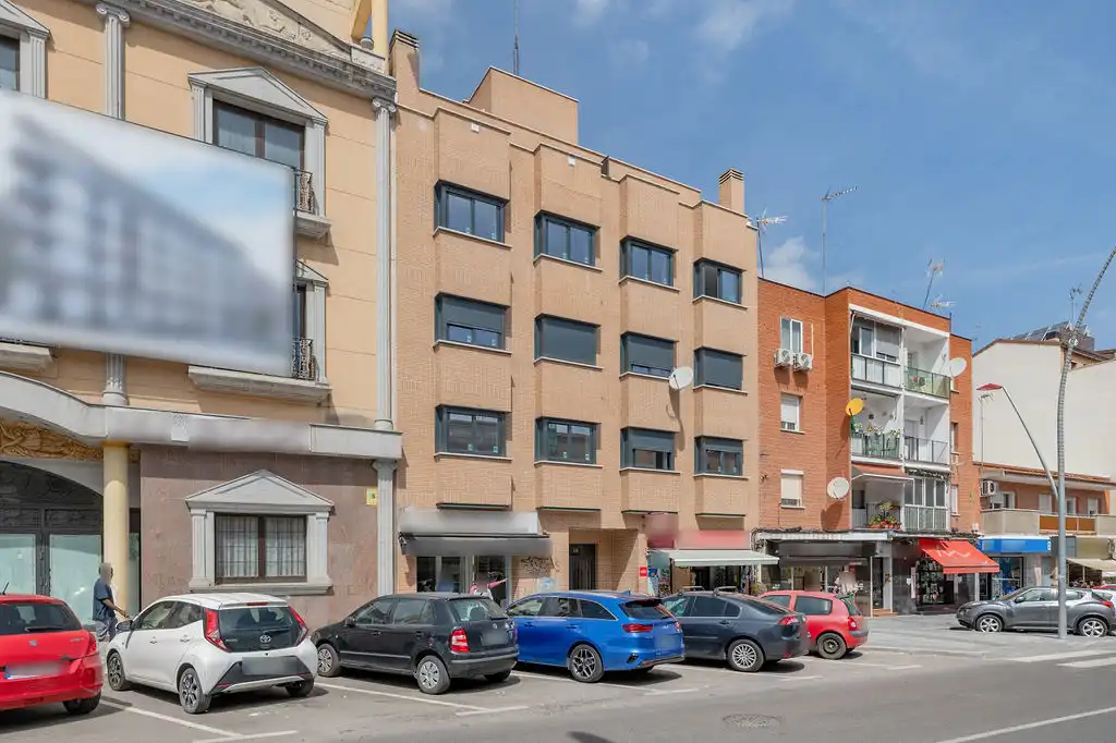 Vista exterior de Pis en venda en Fuenlabrada amb Calefacció i Traster