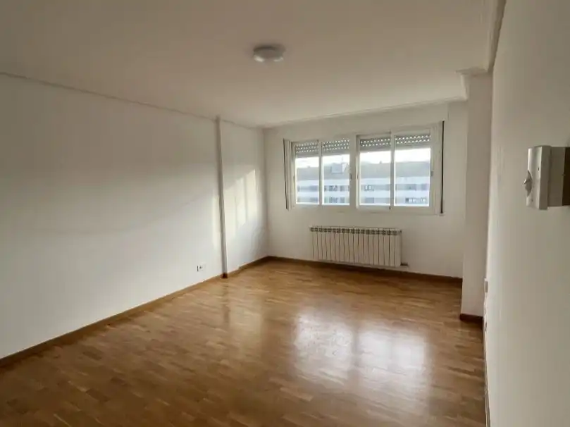 Sala d'estar de Pis en venda en  Logroño amb Balcó