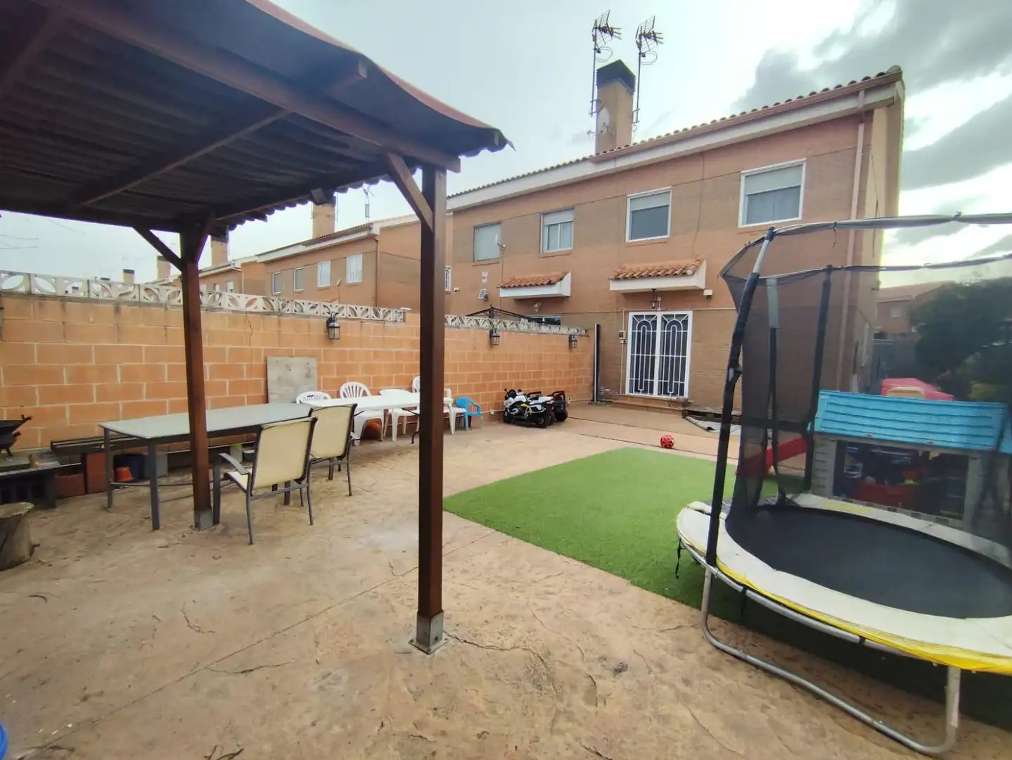 Garden of Detached homes for sale in Pioz  with Private garden