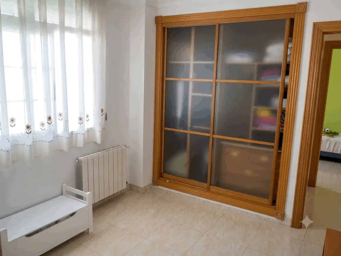 Dormitori de Casa adosada en venda en Sagunto / Sagunt amb Aire condicionat, Calefacció i Jardí privat