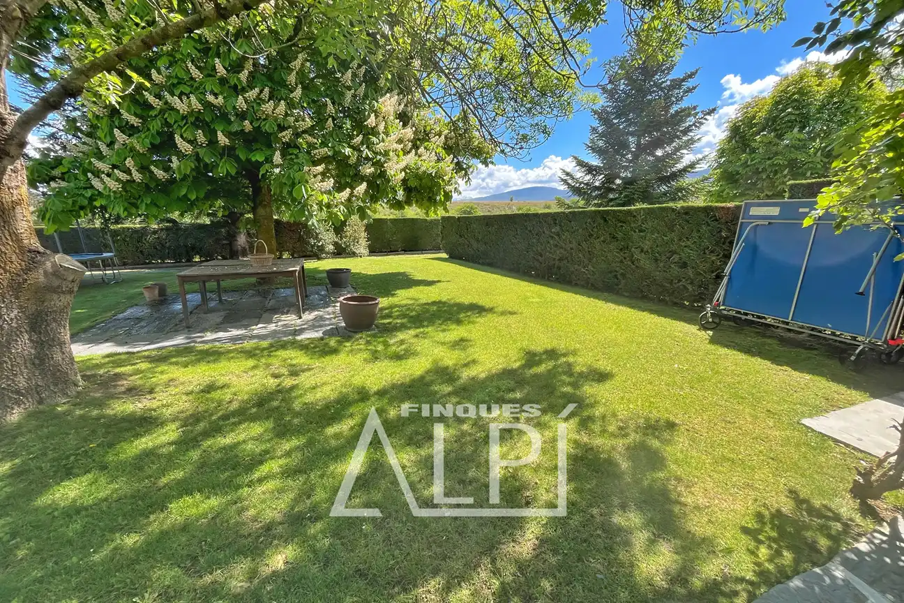 Garden of Detached homes for sale in Prats i Sansor  with Heating, Private garden and Parquet flooring