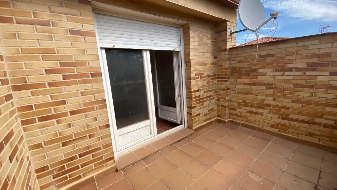 Terrassa de Casa adosada en venda en Tórtola de Henares amb Jardí privat, Terrassa i Balcó