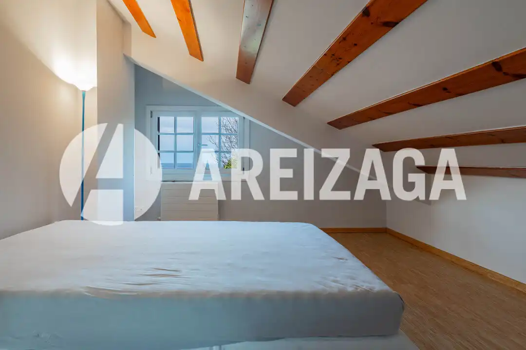 Habitación de Piso en venta en Donostia - San Sebastián  con Calefacción, Terraza y Trastero