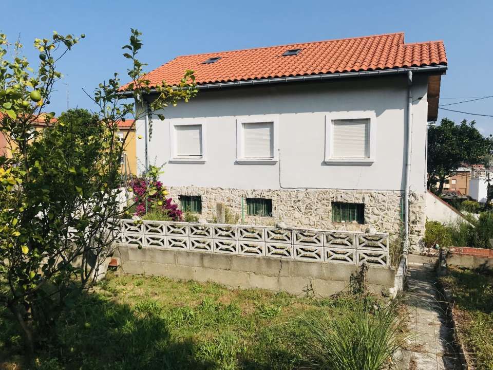 Exterior view of House or chalet for sale in Santander  with Private garden and Storage room