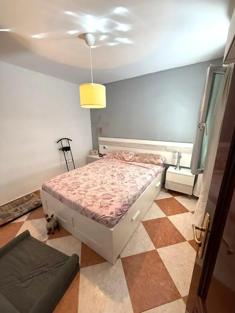 Bedroom of Flat for sale in Sevilla  with Air Conditioner and Terrace