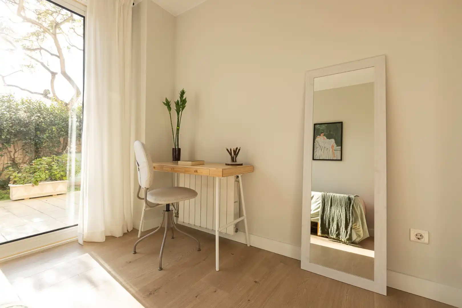 Schlafzimmer von Wohnung zum Verkauf in Badalona mit Klimaanlage, Heizung und Privatgarten
