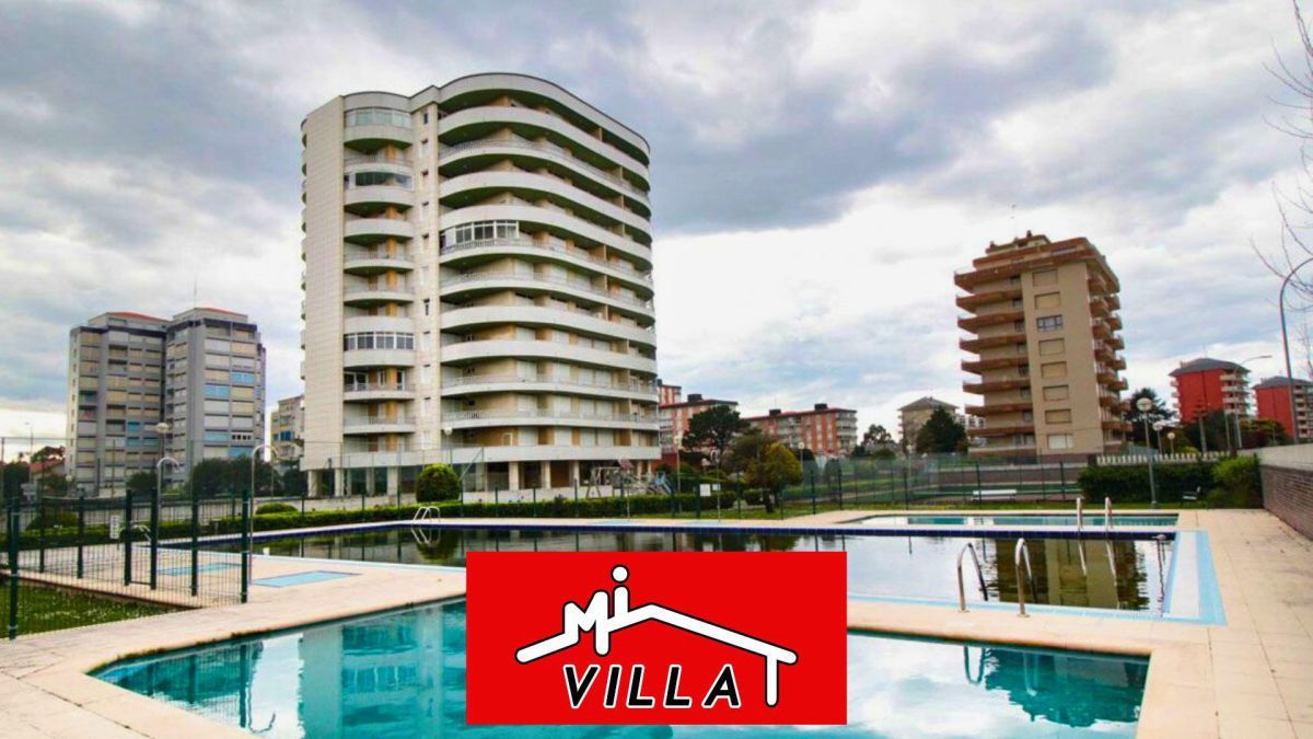 Vista exterior de Piso en venta en Laredo con Calefacción, Terraza y Amueblado