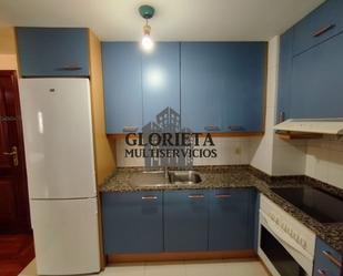 Cuina de Pis de lloguer en Vigo  amb Calefacció, Parquet i Terrassa