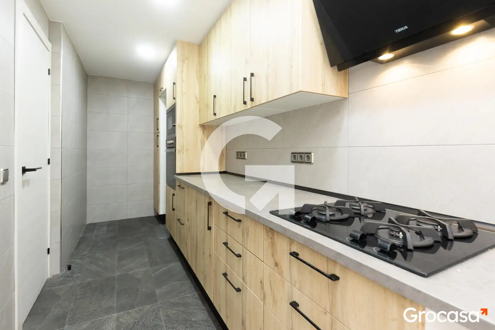 Cocina de Dúplex en venta en L'Hospitalet de Llobregat con Aire acondicionado, Calefacción y Terraza