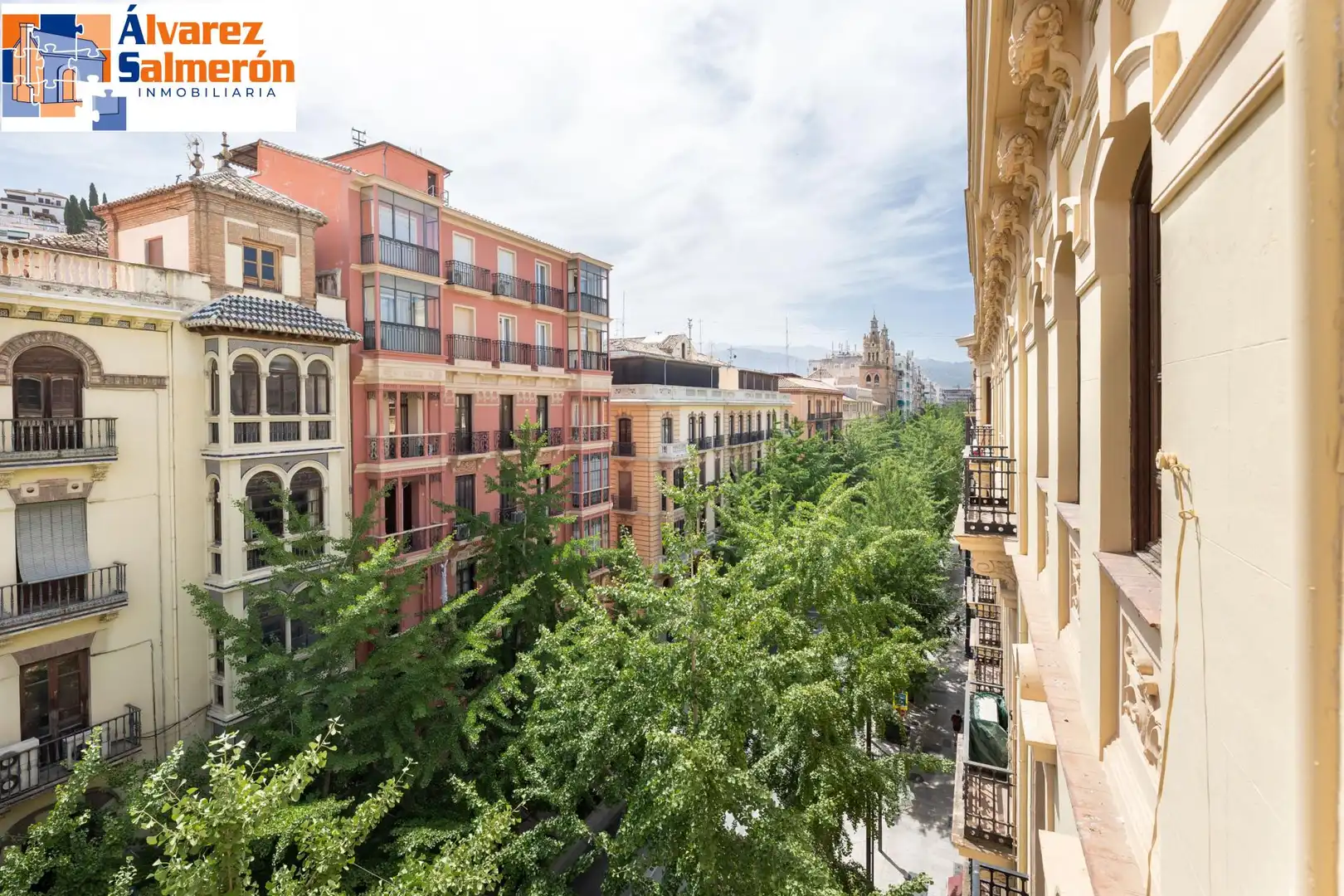 Apartament amb ascensor en venda a Calle  Gran Vía de Colón