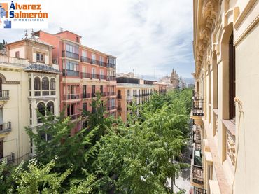 Apartamento con ascensor en venta en Calle  Gran Vía de Colón