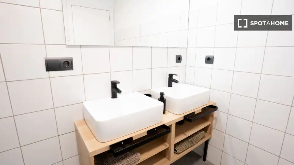 Bany de Pis de lloguer en Poblats Marítims