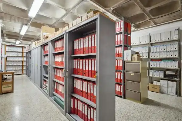 Nave industrial en venta en L'Hospitalet de Llobregat con Calefacción y Alarma