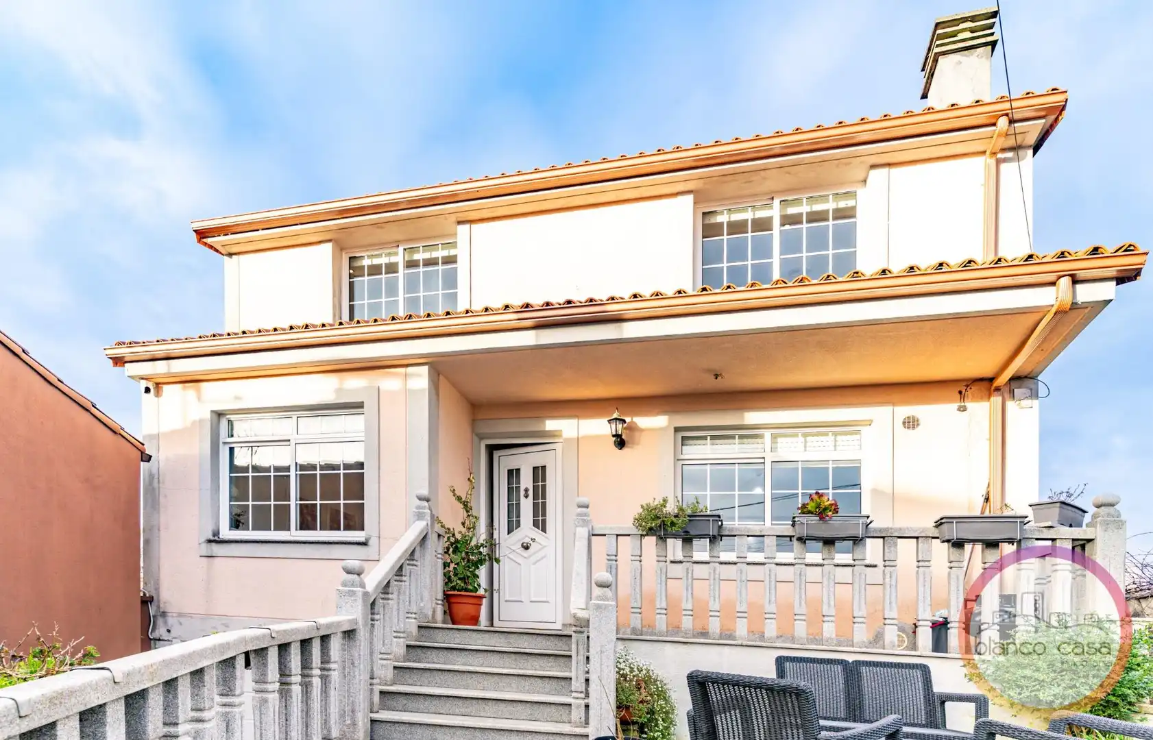 Vista exterior de Casa o chalet en venta en Carballo con Calefacción, Jardín privado y Trastero