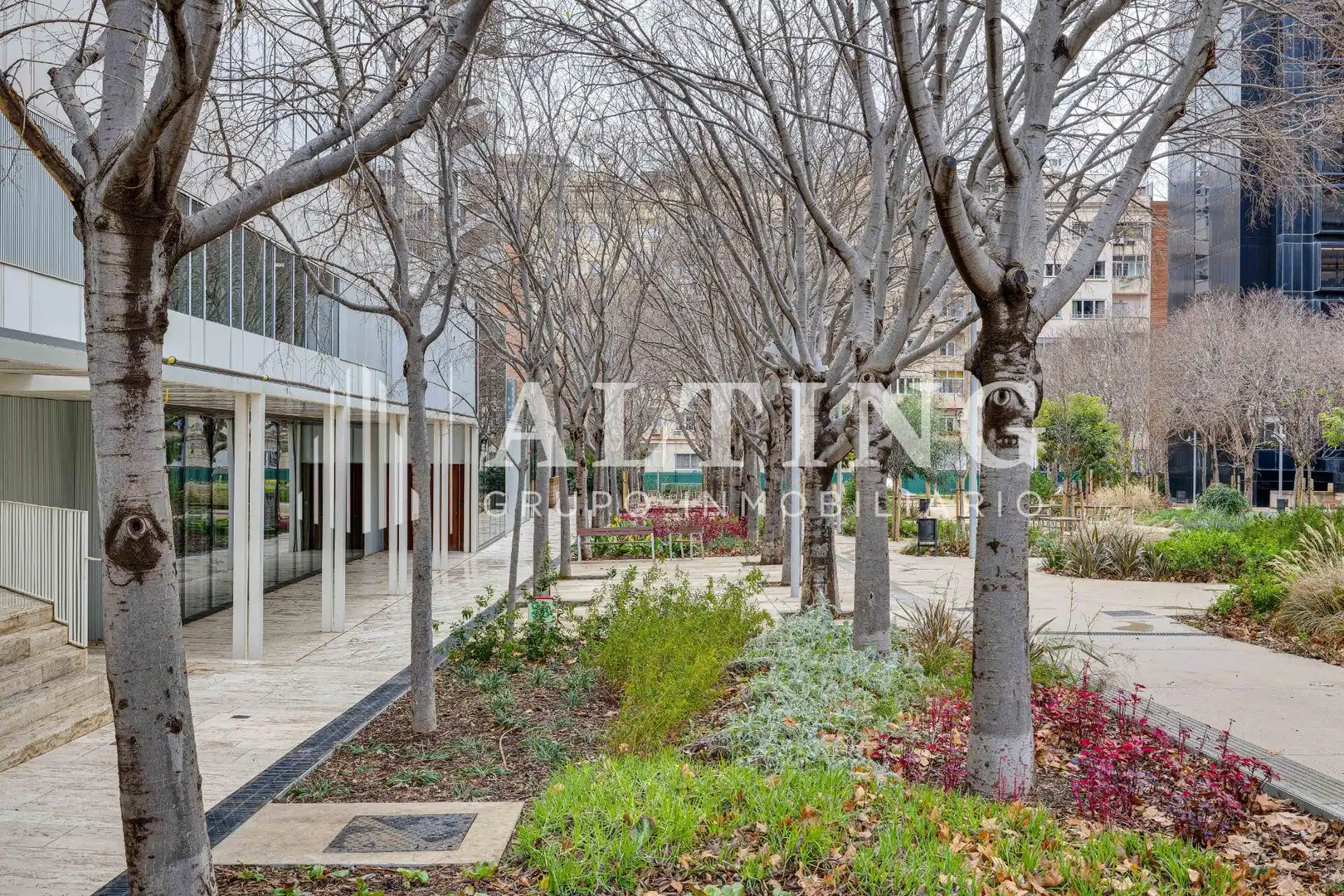 Vista exterior de Garatge en venda en Barcelona