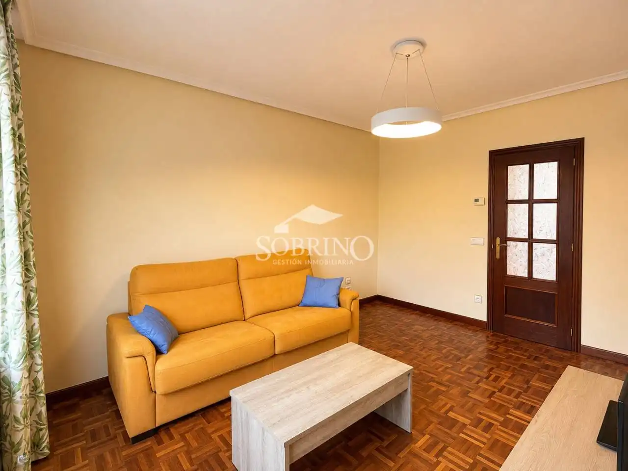 Wohnzimmer von Wohnungen zum Verkauf in Llanes mit Heizung