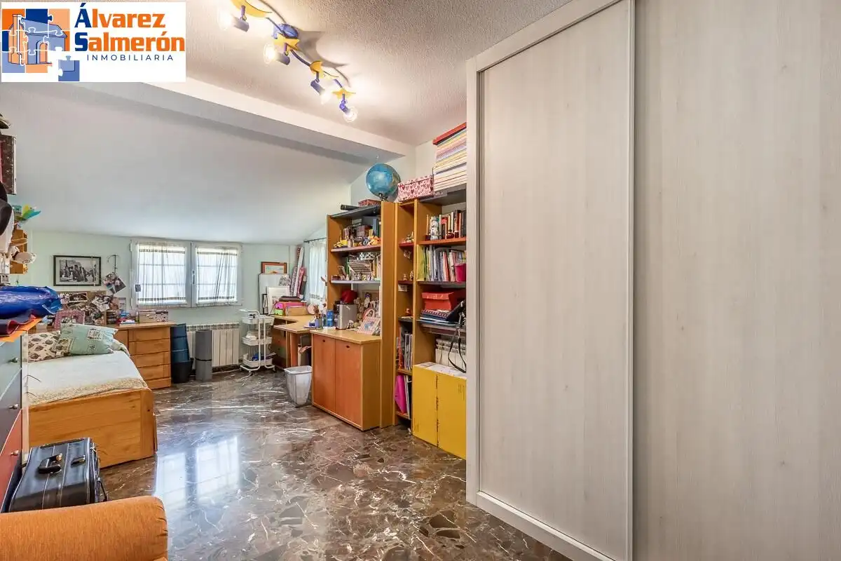 Houses for sale in Altos de la Zubia