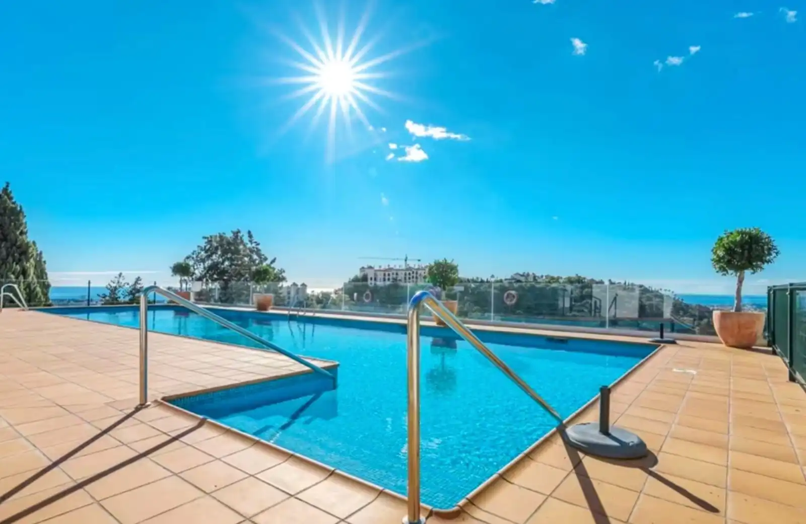 Apartamento con piscina en alquiler en La Quinta, imagen 28