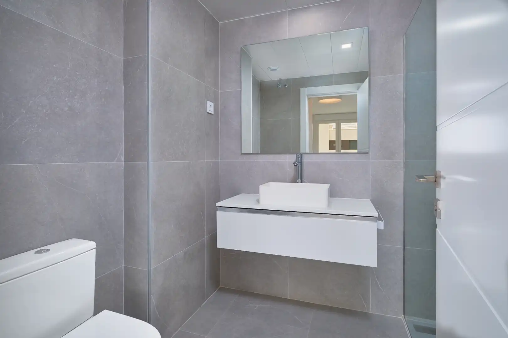 Badezimmer von Wohnung zur Miete in Madrid mit Klimaanlage, Terrasse und Abstellraum