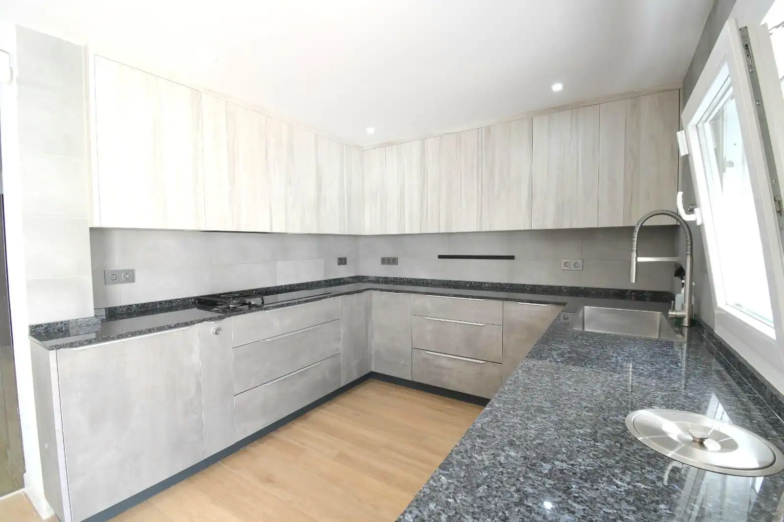 Cocina de Casa adosada en venta en Jerez de la Frontera con Aire acondicionado, Terraza y Amueblado