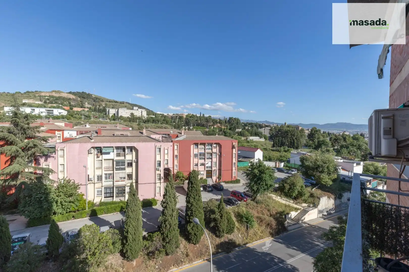 Vista exterior de Piso en venta en Granada con Aire acondicionado, Calefacción y Balcón