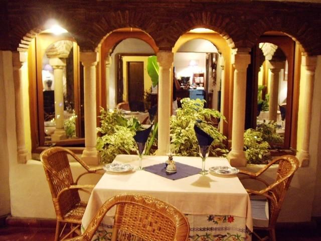 Premises for sale in Benahavís  with Air Conditioner and Furnished