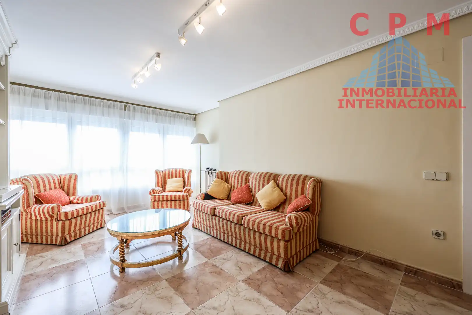 Sala de estar de Piso de alquiler en Madrid con Aire acondicionado, Calefacción y Horno
