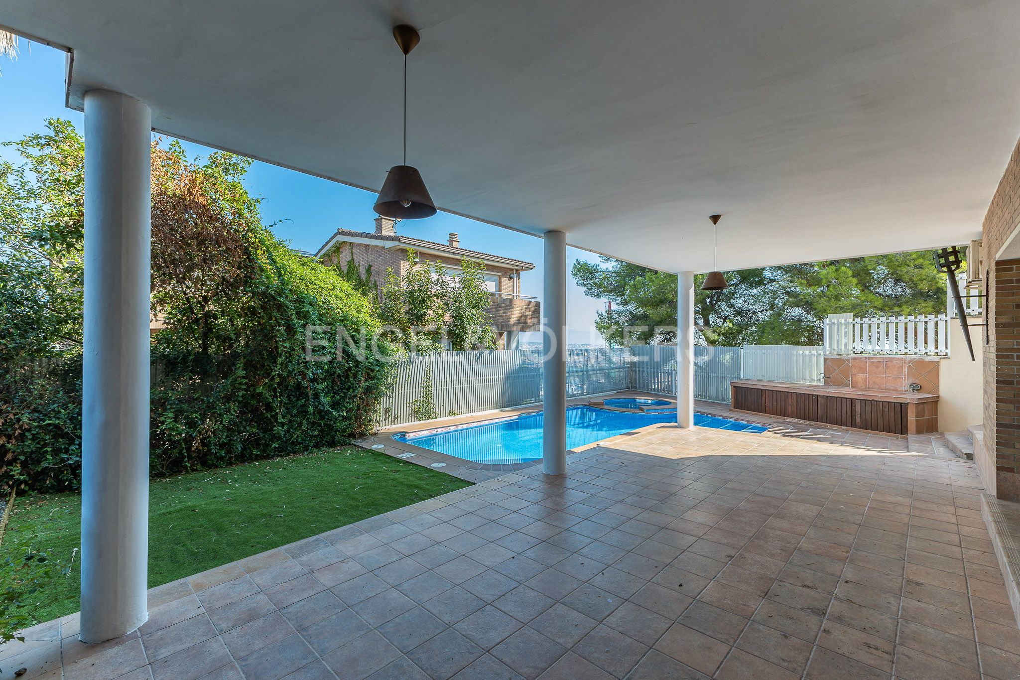 Exterior view of House or chalet for sale in Sant Quirze del Vallès  with Air Conditioner, Heating and Private garden