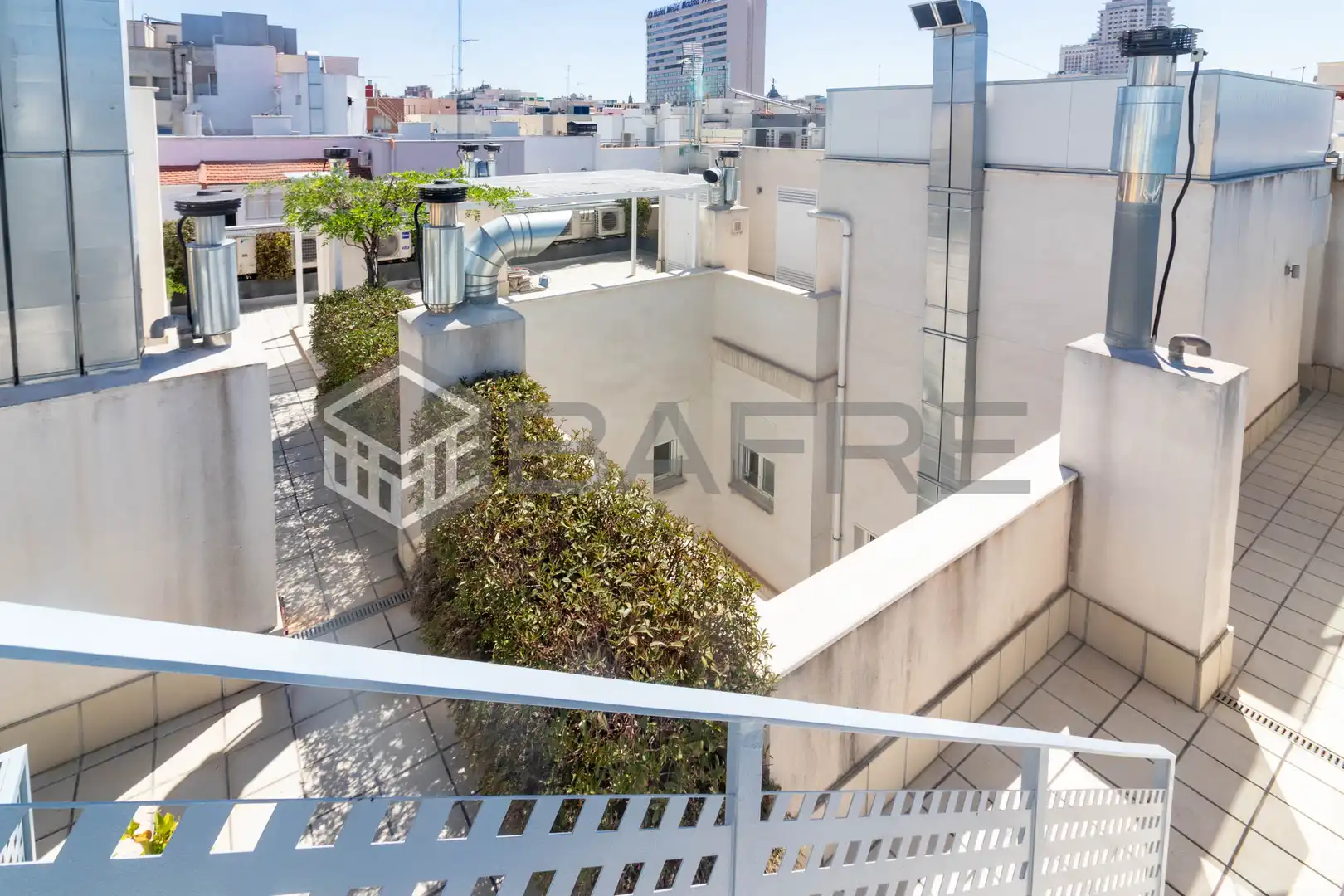 Terrasse von Wohnung zum Verkauf in Madrid mit Klimaanlage, Heizung und Privatgarten