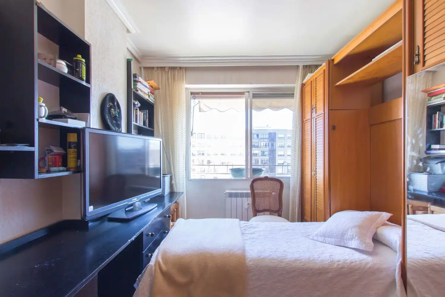 Habitación de Piso en venta en  Pamplona / Iruña con Calefacción, Trastero y Amueblado