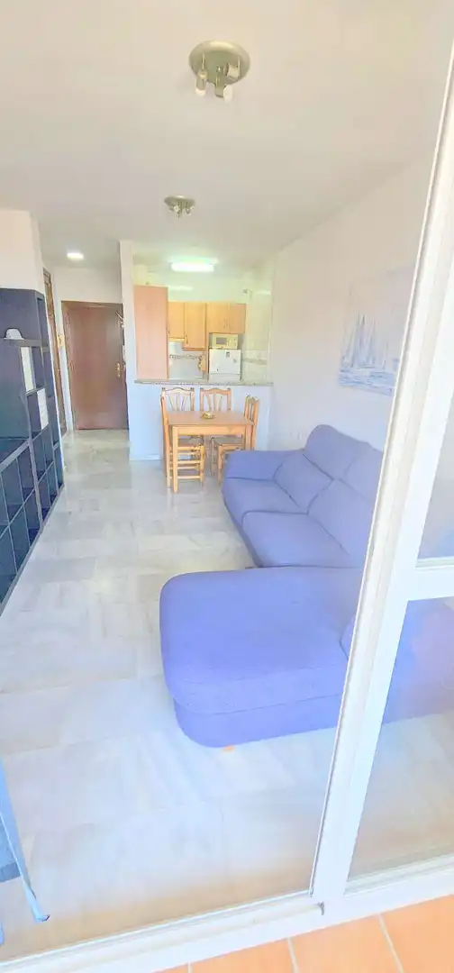Wohnzimmer von Wohnungen zum Verkauf in Algarrobo mit Terrasse, Schwimmbad und Möbliert