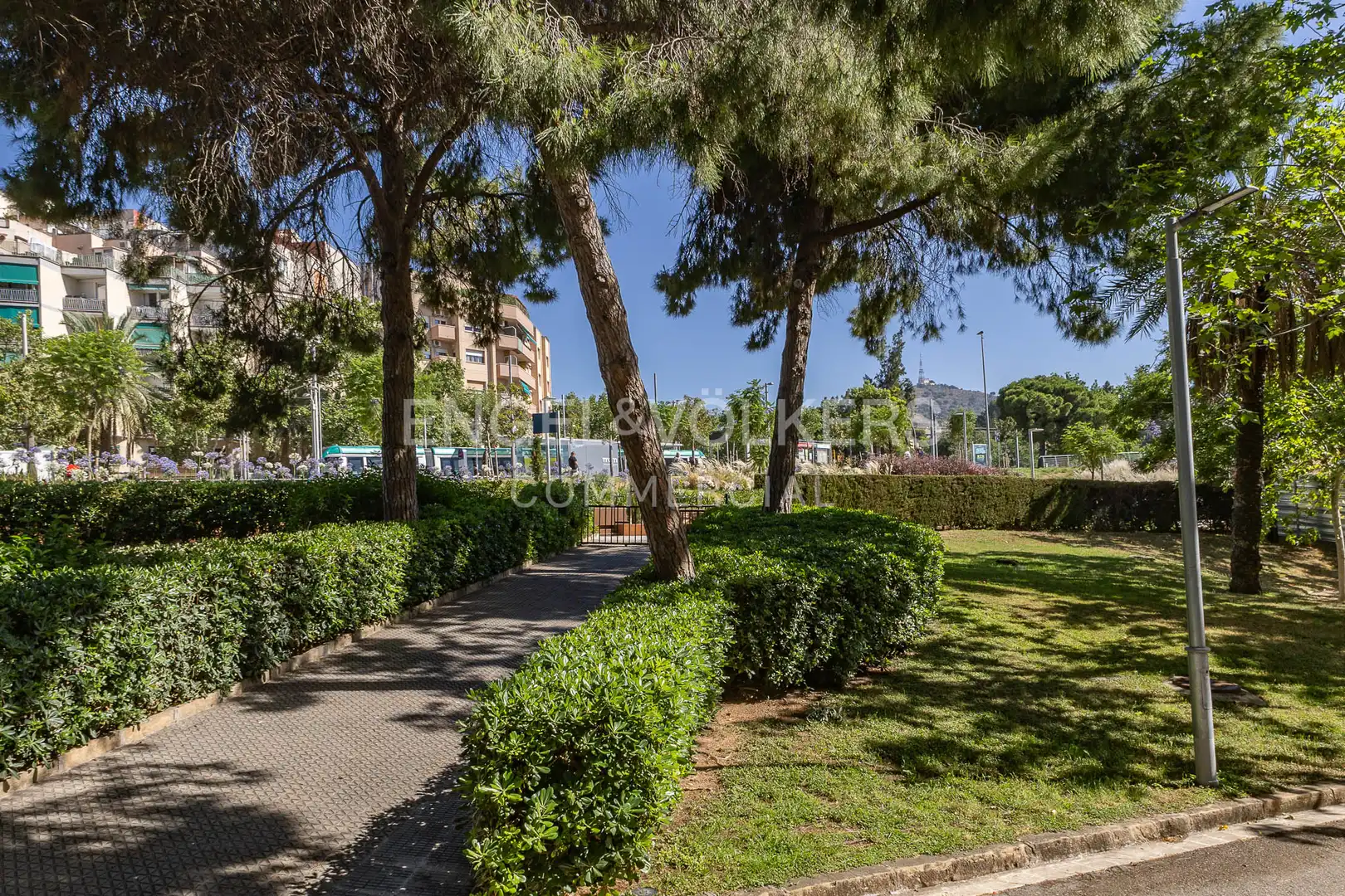 Vista exterior de Oficina en venta en Esplugues de Llobregat