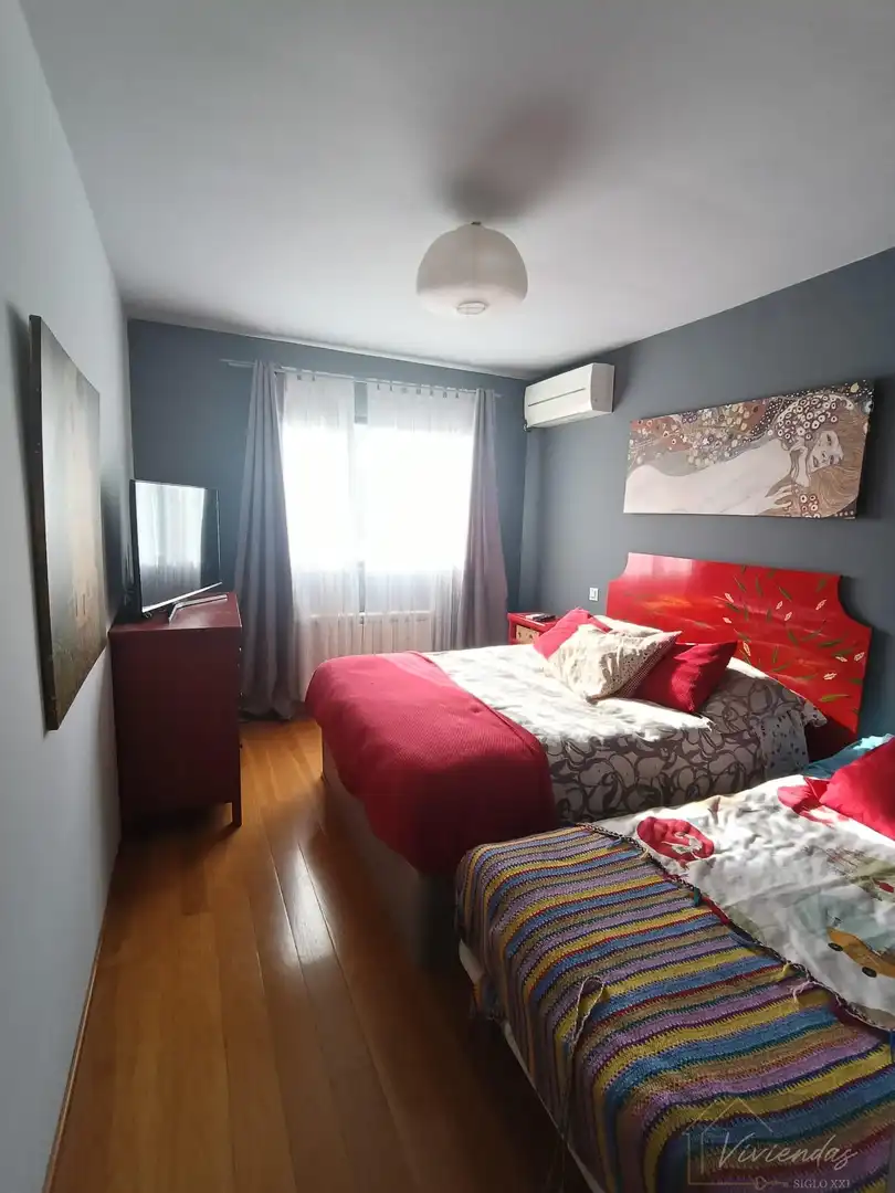 Schlafzimmer von Dachboden zum Verkauf in Villamanta mit Klimaanlage, Heizung und Terrasse