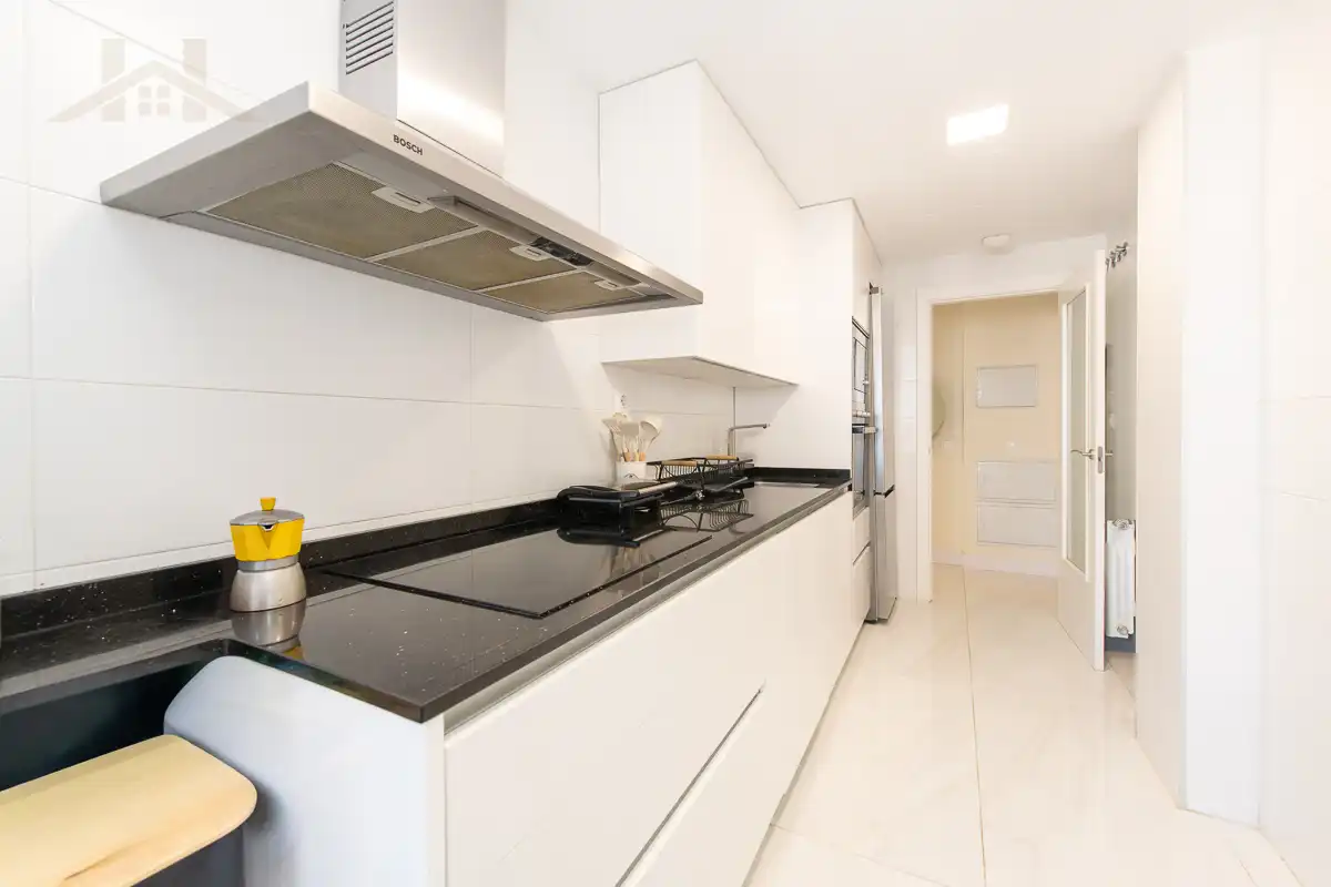 Küche von Wohnung zum Verkauf in Arganda del Rey mit Klimaanlage, Heizung und Terrasse