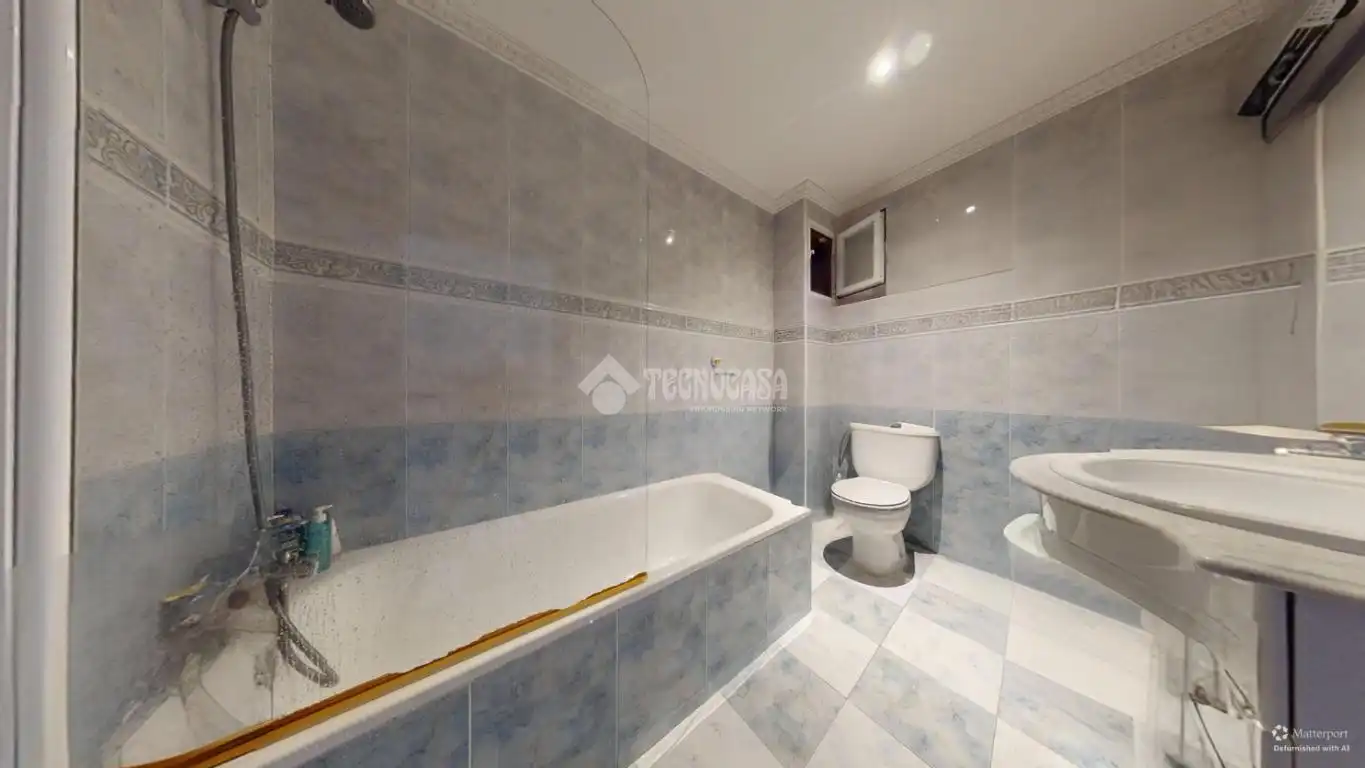 Bathroom of Flat for sale in Torrelaguna