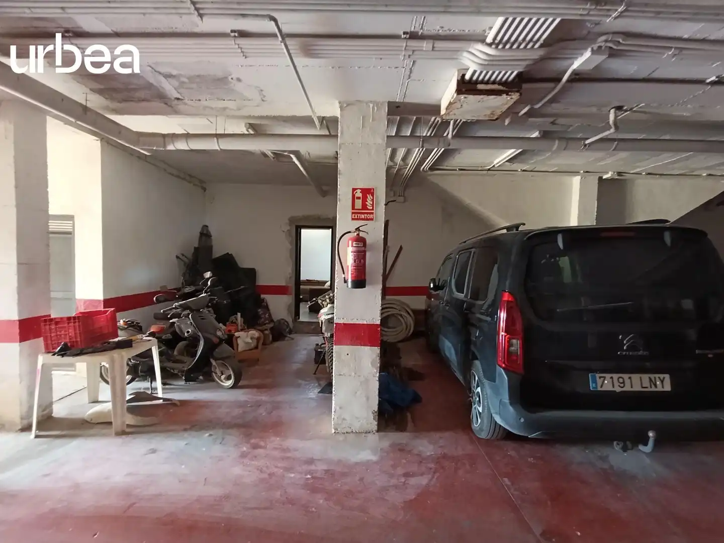 Aparcament de Casa adosada en venda en Pizarra amb Aire condicionat, Terrassa i Jacuzzi