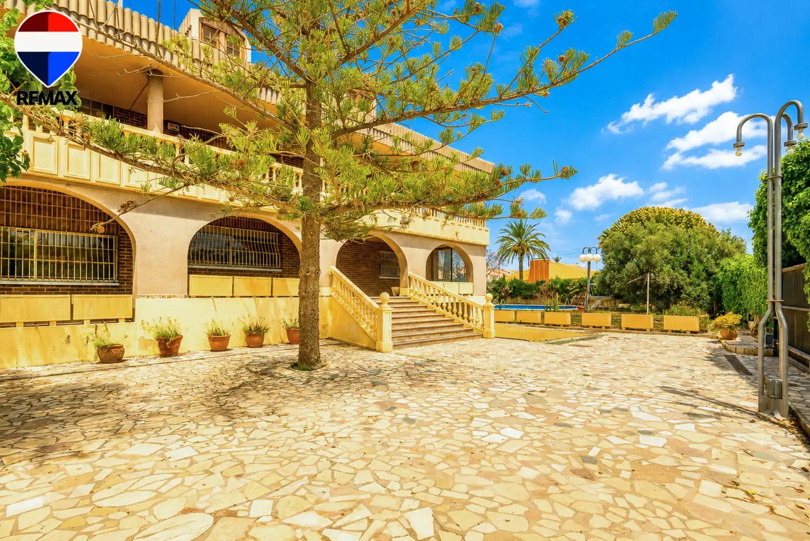 Vista exterior de Casa o xalet en venda en Sant Joan d'Alacant amb Aire condicionat, Jardí privat i Terrassa
