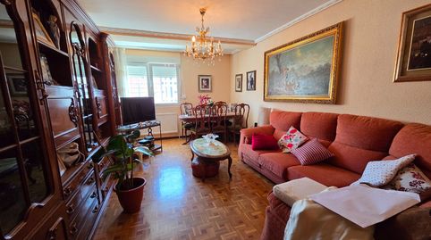 Foto 2 de Piso en venta en Plaza de Roma, Gamonal - San Bruno - G9, Burgos Capital