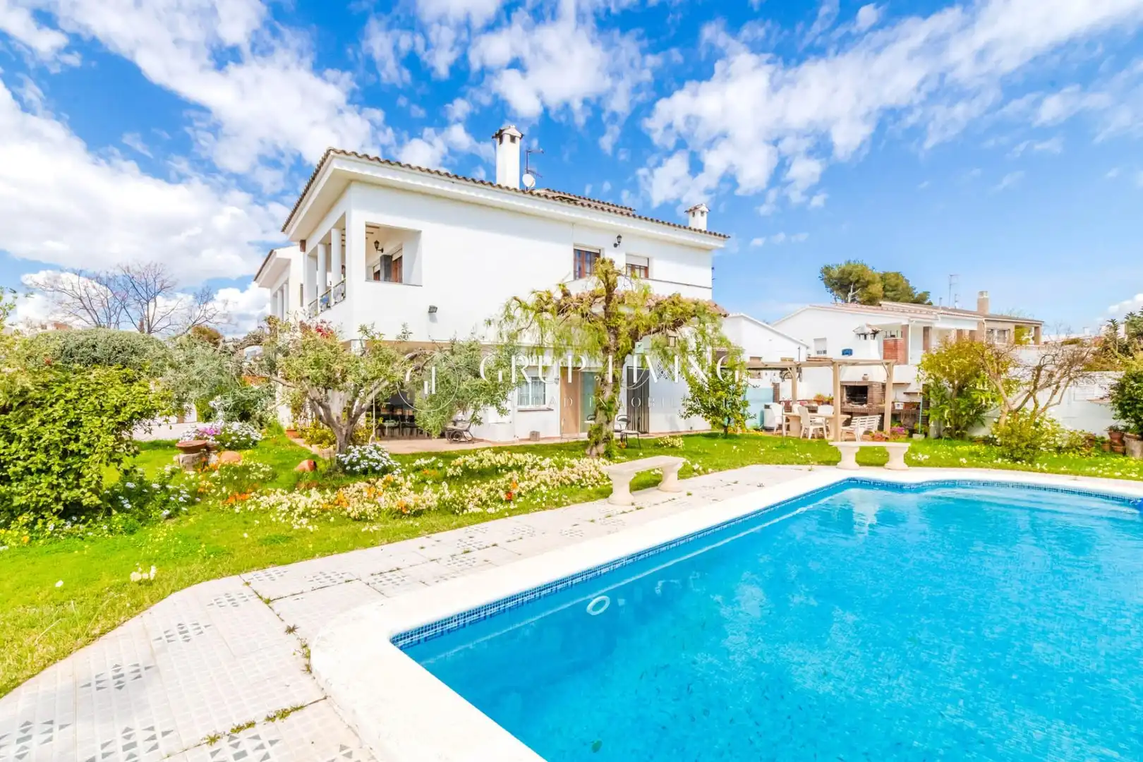 Vista exterior de Casa o chalet en venta en Vilanova i la Geltrú con Calefacción, Jardín privado y Terraza