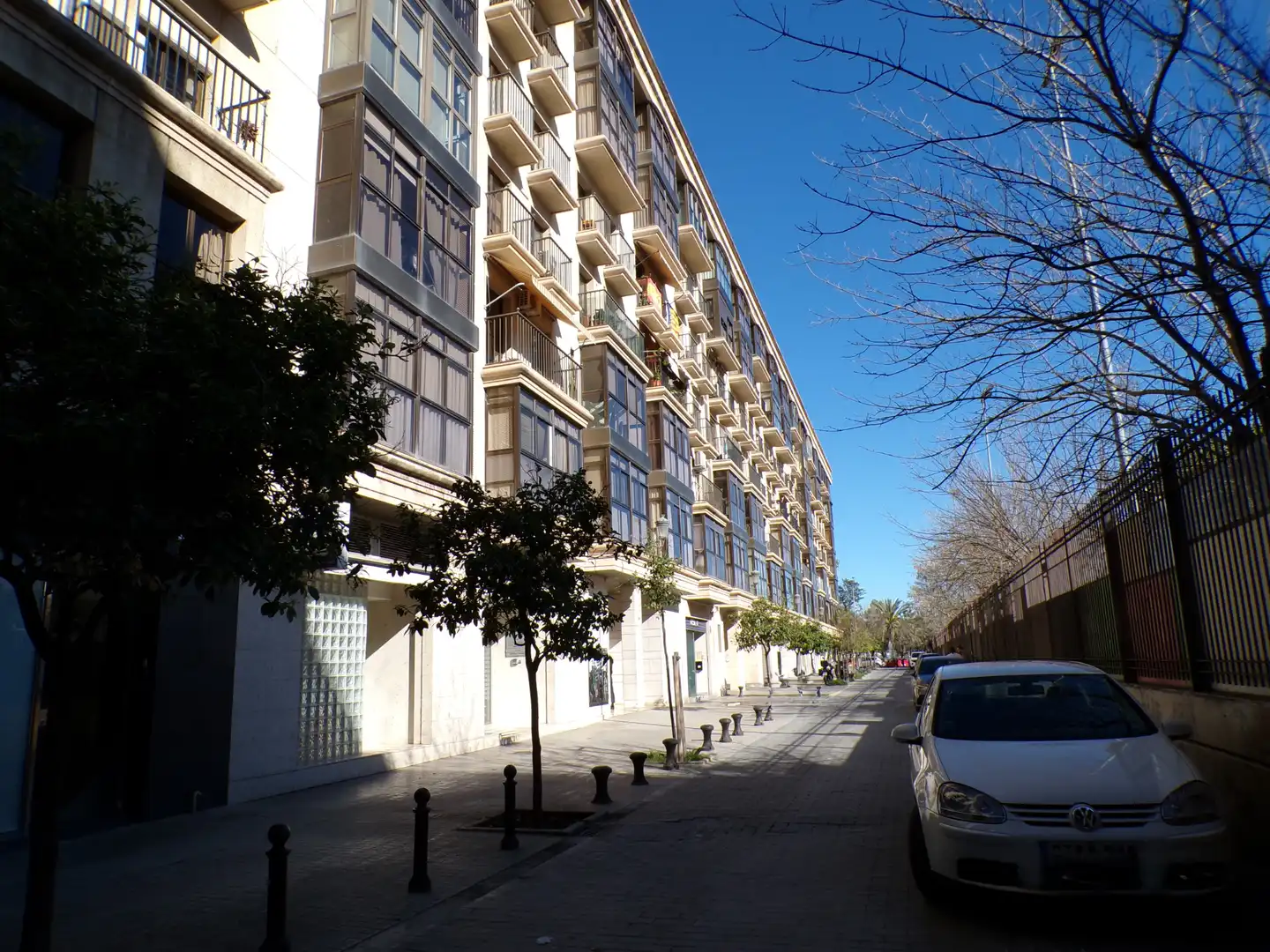 Exterior view of Office for sale in Valencia  with Air Conditioner, Heating and Internet