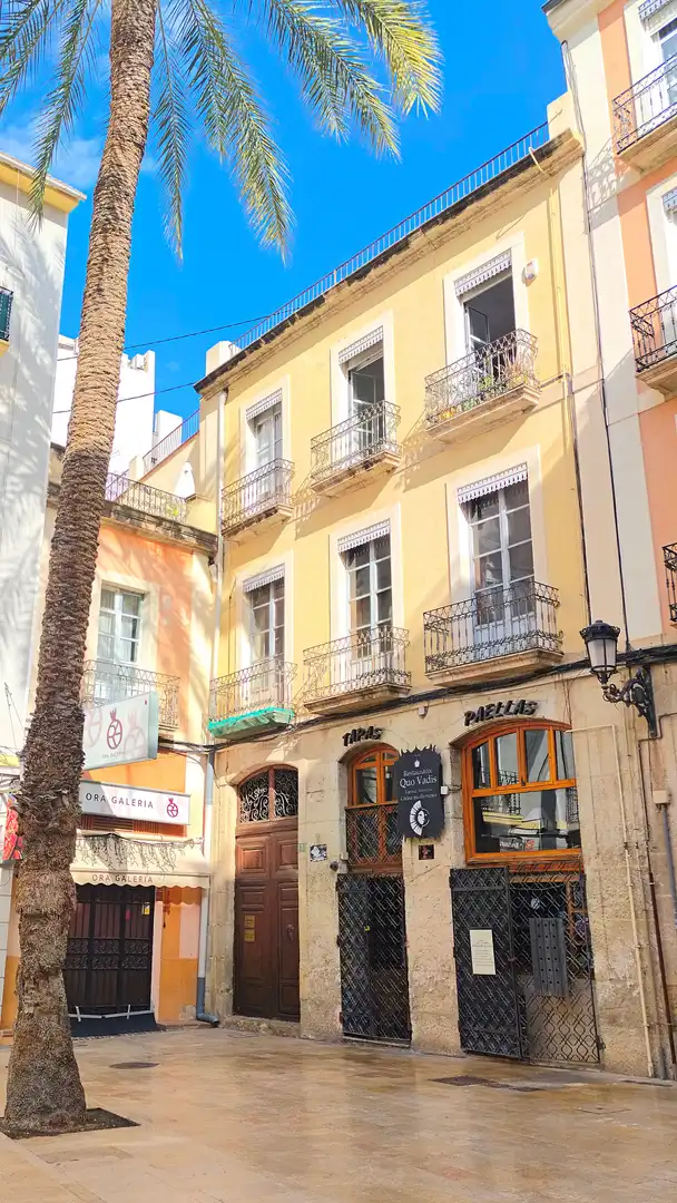 Vista exterior de Àtic en venda en Alicante / Alacant amb Aire condicionat, Calefacció i Terrassa