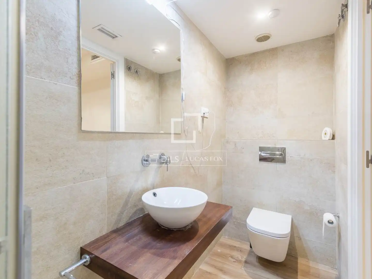 Baño de Piso en venta en Barcelona con Aire acondicionado y Calefacción