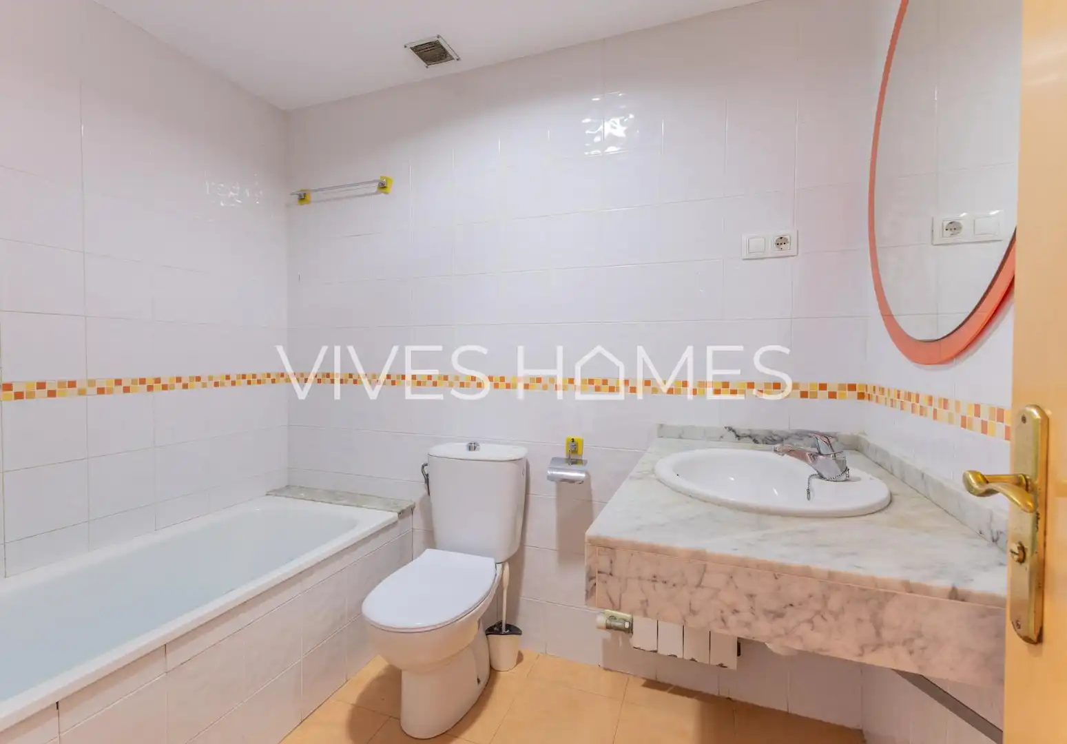 Bathroom of Flat for sale in Canet de Mar  with Heating and Furnished