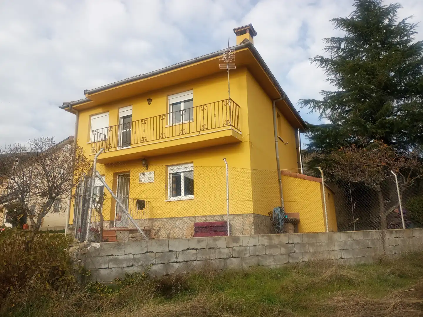 Vista exterior de Casa o chalet en venta en San Martín del Pimpollar con Calefacción, Jardín privado y Amueblado