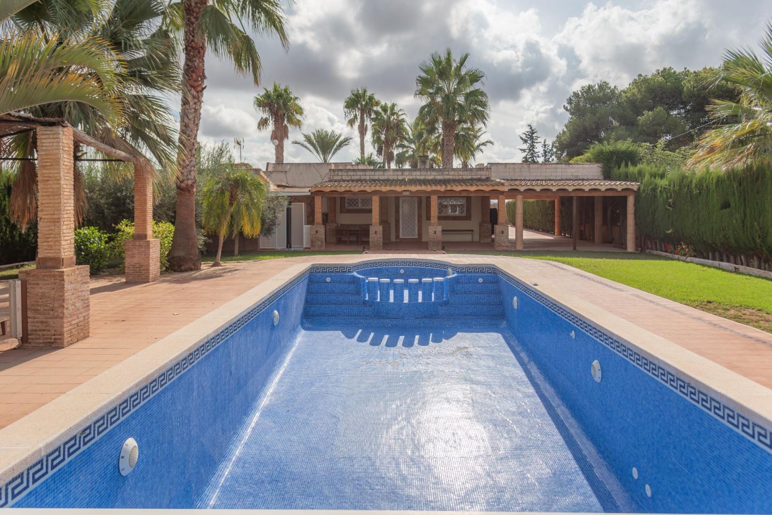 Piscina de Casa o xalet en venda en Cartagena amb Aire condicionat, Moblat i Balcó