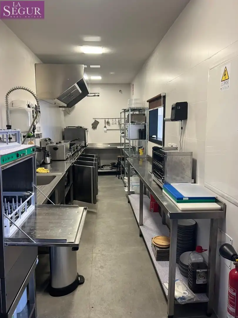 Business premises to rent in Conil, imagen 6