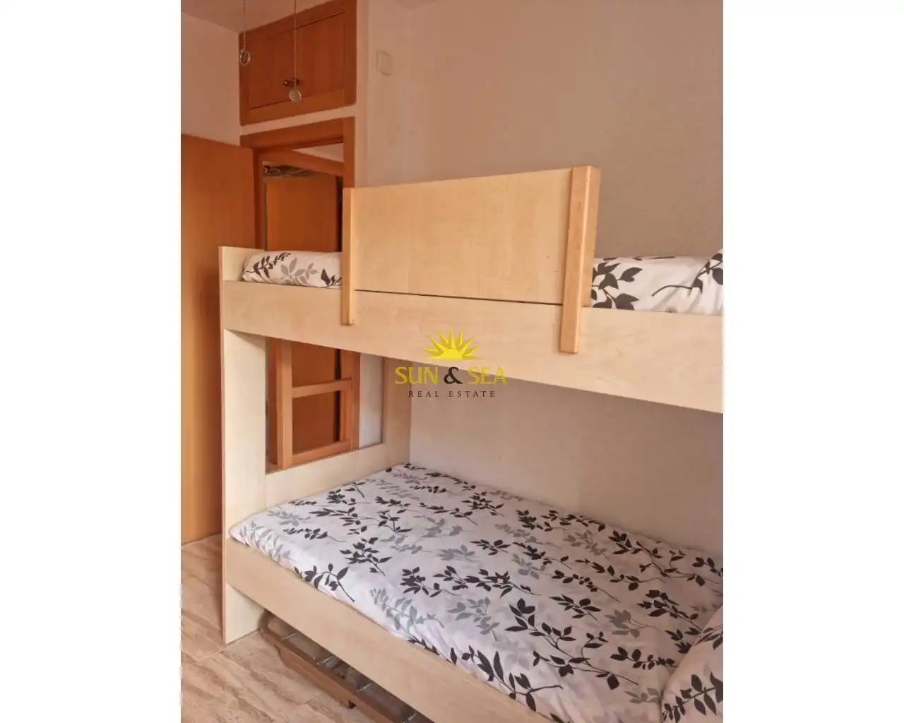 Habitación de Apartamento de alquiler en Cartagena con Aire acondicionado, Calefacción y Amueblado