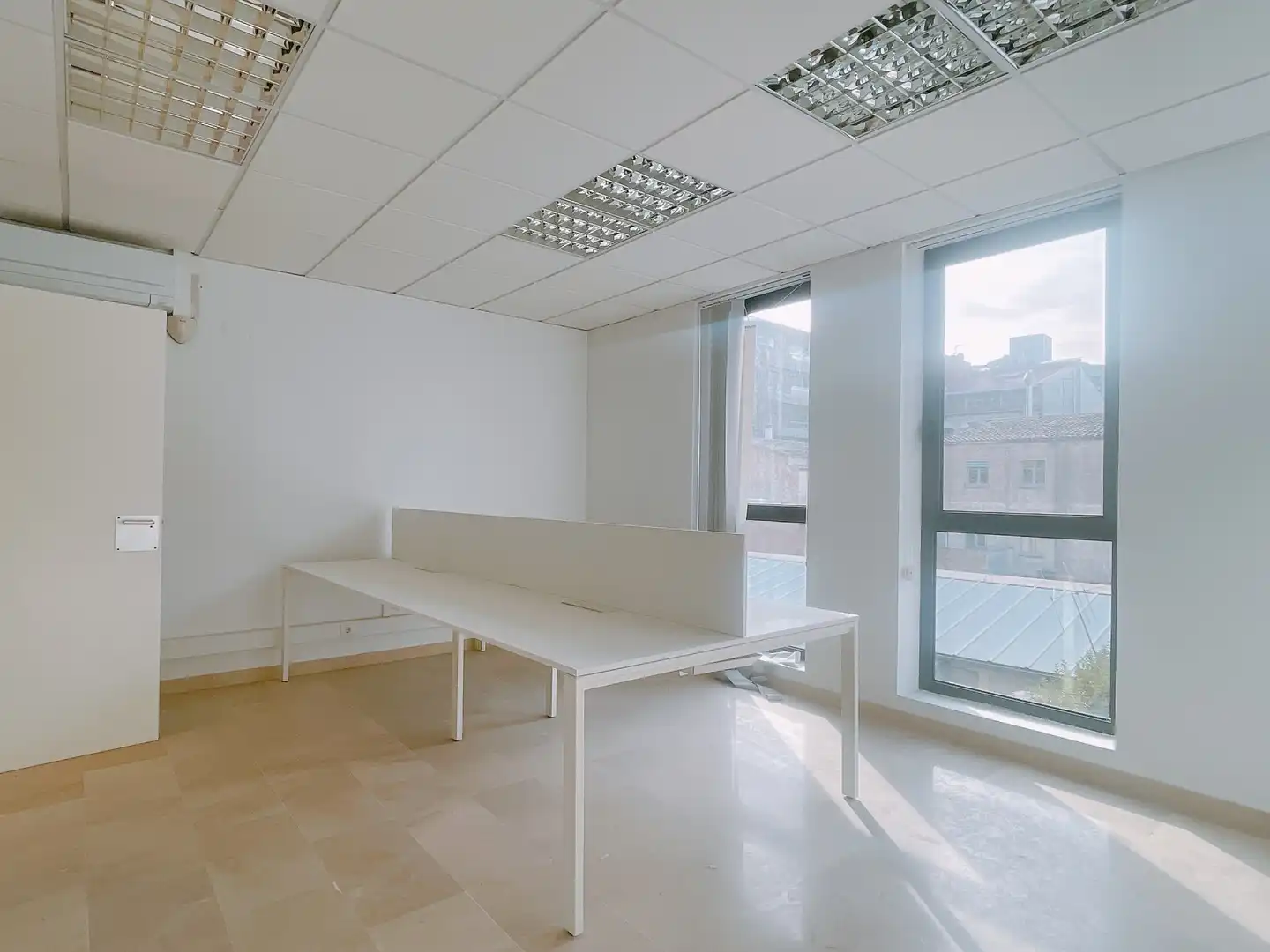 Office for rent in Girona  with Air Conditioner and Heating