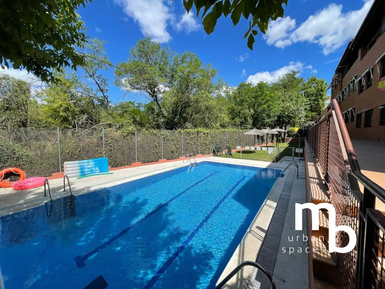 Piscina de Piso en venta en Madrid con Aire acondicionado, Calefacción y Parquet