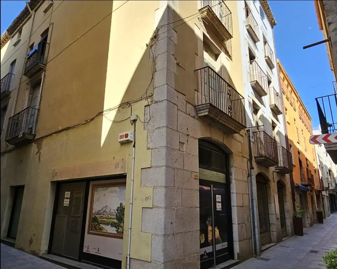 Vista exterior de Local de lloguer en Torroella de Montgrí